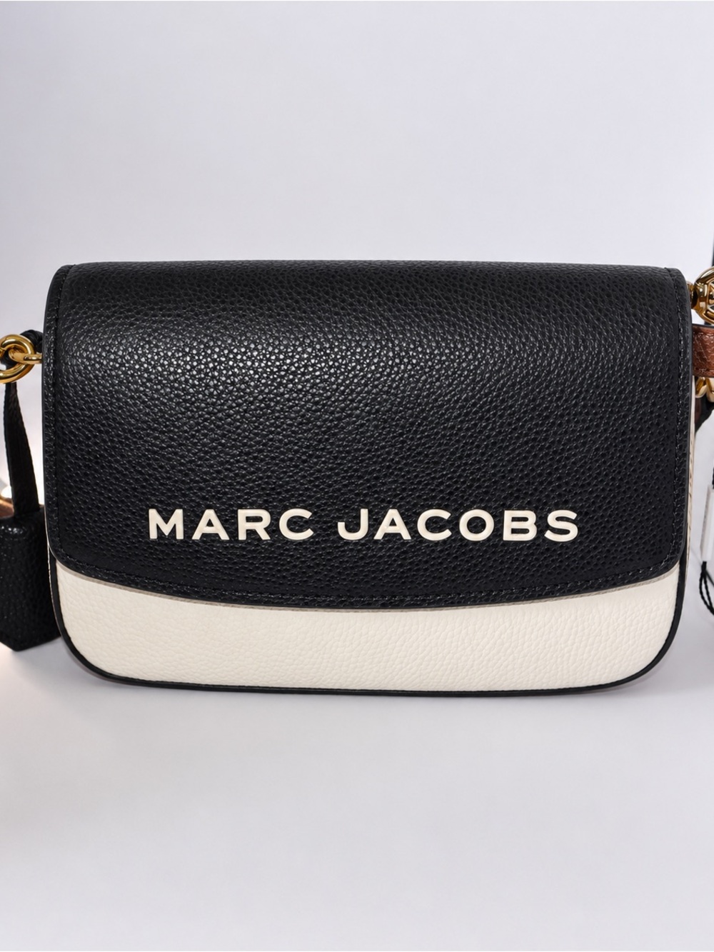 MARC JACOBS LEATHER SHOULDER BAG